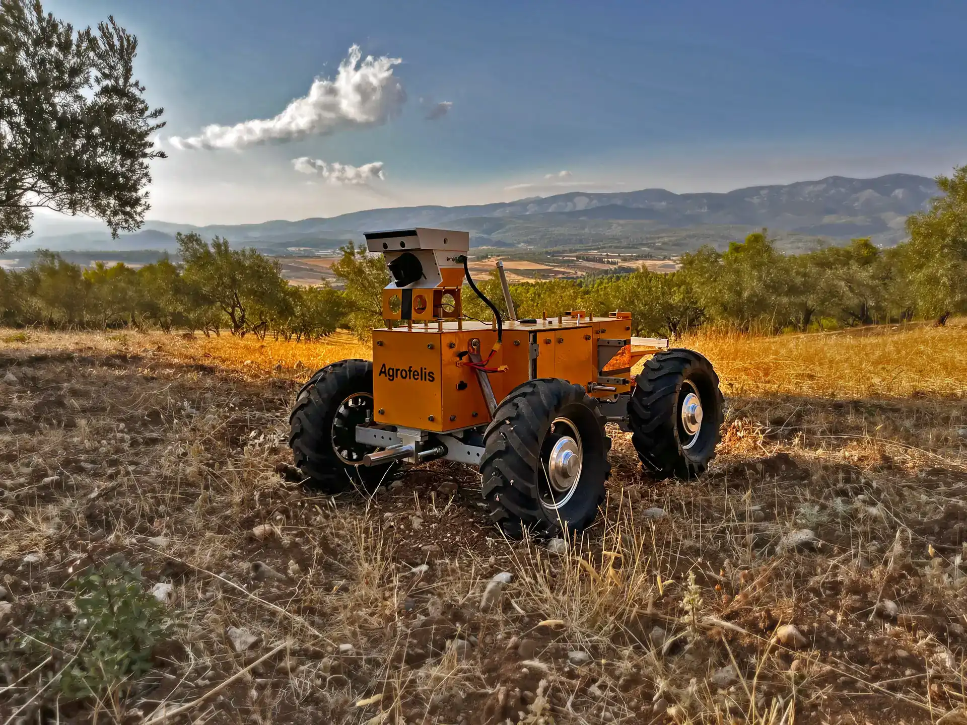 Agrofelis robot at work in the field